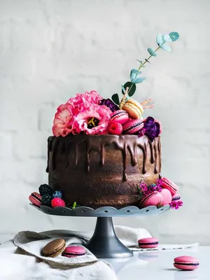 Как украсить торт в домашних условиях: ТОП-180 фото лучших вариантов  украшения. Инструкция для начинающих с советами по оформлению торта своими  руками