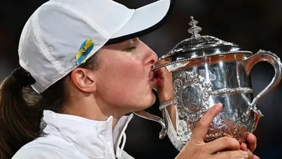Швентек на пути к финалу WTA Finals проиграла лишь 19 геймов, повторив  достижение Энен 16-летней давности