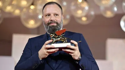 Режиссер Йоргос Лантимос получил Золотого льва Венецианского кинофестиваля 2023 года - греческий вестник