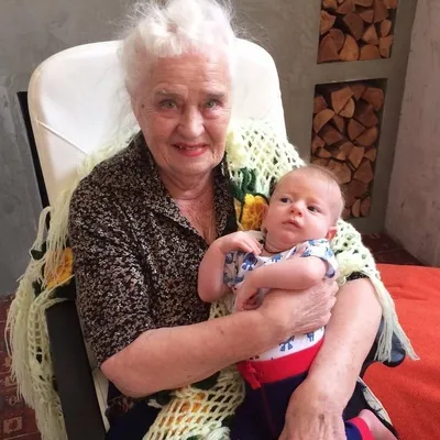 Красота по наследству: Ирина Алфёрова показала фото молодой мамы, которая  поражает своей красотой