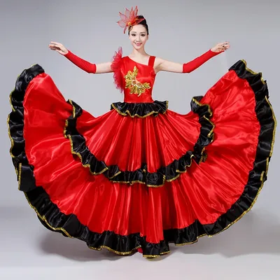 Daily Fashion inspiration on Instagram: “Flamenco fashion by @pedrobejar 💃  #catwalkhautecouture #spanishstyle #spanishfashion… | Атласные платья,  Платья, Фламенко