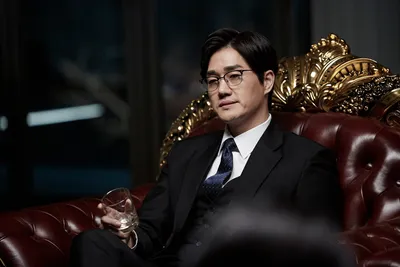 10 лучших фильмов и драм с Ю Джи Тэ, актер, играющий профессора в «Ограблении денег»: Корея | Дуня Игры