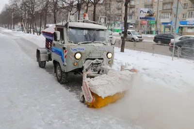 Дефицит снегоуборочных машин в Новосибирске превышает имеющийся автопарк