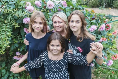 Мама пяти дочерей-красавиц Екатерина Антипова из Могилевского района — об  уютном гнездышке и генах упрямства