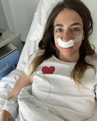 Лиза Виттоцци перенесла операцию и показала фото из больницы. Губерниев  отреагировал - Чемпионат
