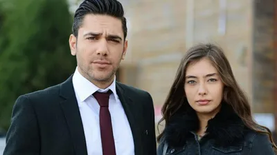 Неслихан Атагюль и Кадир Догулу evliliğinde kriz: Eski rol arkadaşıyla aldatıyor iddiası