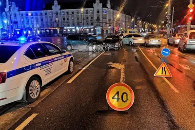 В центре Калининграда во время шторма произошло массовое ДТП (фото) -  Новости Калининграда - Новый Калининград.Ru