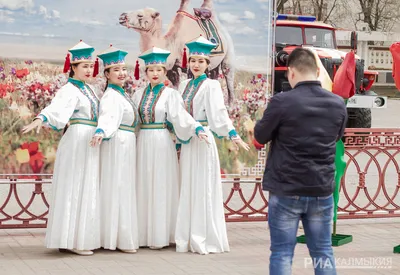 Калмыкский национальный костюм | Описание и фото