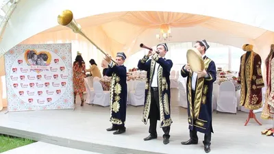 карнай на свадьбе Таджикистан г. Худжанд - YouTube