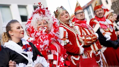 Карнавал в Кельне. Действующие лица и традиции – DW – 10.11.2022