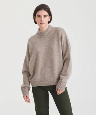 The Cashmere Boxy Crew Sweater Bone – Everlane