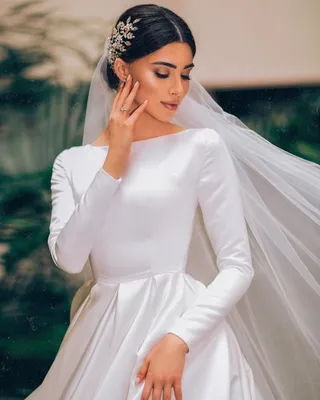Как выглядят самые дорогие свадебные платья кавказских невест — для того,  чтобы их нести, нанимают охрану | WOMAN