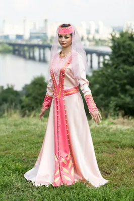 Кавказские национальные платья - 76 фото