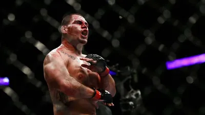 Скачать обои Боец смешанных единоборств UFC 14 Кейн Веласкес | Обои .com