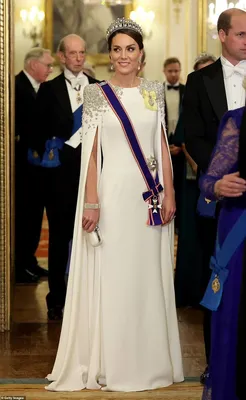 Трагедия для невесты: почему герцогиня Кейт плакала из-за своего свадебного  платья | MARIECLAIRE