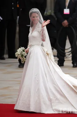 Не переплюнула: свадебное платье Пиппы Миддлтон в 10 раз дешевле, чем у Кейт
