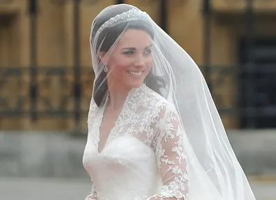 Свадебные платья английской королевской семьи - дань моде или способ  самовыражения принцесс? | Жизнь в Англии | Дзен