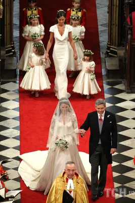 Какой наряд признали самым культовым в гардеробе Кейт Миддлтон (нет, это не свадебное  платье) | MARIECLAIRE