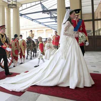 Свадебное платье Кейт Миддлтон станет музейным экспонатом | WMJ.ru