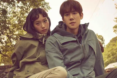 Ю Ён Сок и Хан Джи Хён в стиле модного лагеря для Эдди Бауэра в журнале DAZED – K-pop