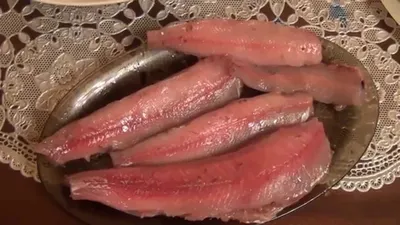 Как быстро почистить рыбу хариус / Рыба хариус на строганину / Рыба хариус  на праздничный стол | Идеи для блюд, Рыба, Русская кухня