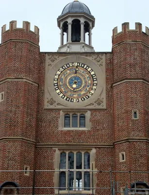 File:Hampton Court Palace (3).jpg - Wikimedia Commons