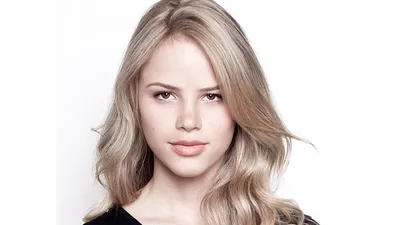 Обои Halston Sage — Обои Пещера обоев