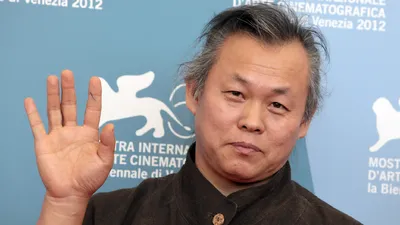 Южнокорейский кинорежиссер Ким Ки Дук умер от Covid-19 в возрасте 59 лет - CGTN