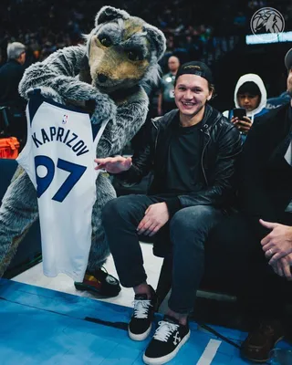 Капризов посетил матч НБА между «Миннесотой» и «Лос-Анджелес Лейкерс» -  Чемпионат