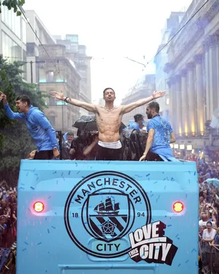 Грилиш выложил фото без футболки с чемпионского парада: «Повесьте это в  Лувре» - Футбол - Sports.ru