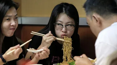Китайцы будут меньше есть — они выбрасывали миллионы тонн еды - РИА  Новости, 13.09.2020