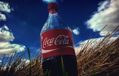 Обои небо, природа, стиль, красное, coca-cola, разное, cola, кока - кола  картинки на рабочий стол, раздел еда - скачать