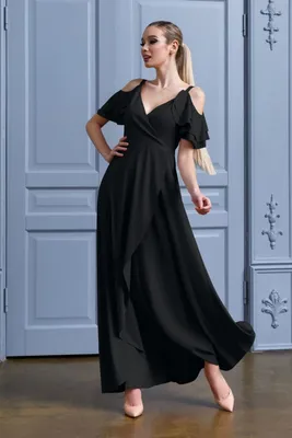 Нежное длинное черное платье с открытыми плечами и короткими рукавами в  Хабаровске