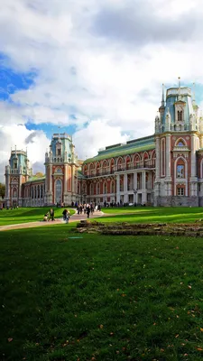 Обои Парк Царицыно, Москва, имущество, кампус, здание для iPhone 6S+/7+/8+  бесплатно, заставка 1080x1920 - скачать картинки и фото