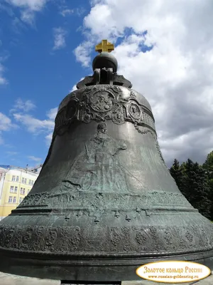 Царь-колокол. Изображение Анны Иоанновны. Фото