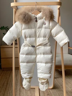 Moncler Enfant - Розовый зимний комбинезон | Childrensalon