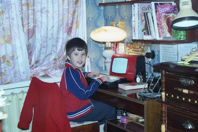 Фото старого компьютера и молодого меня | Пикабу