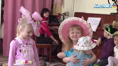 Парад детских театральных шляпок - Ошколе.РУ