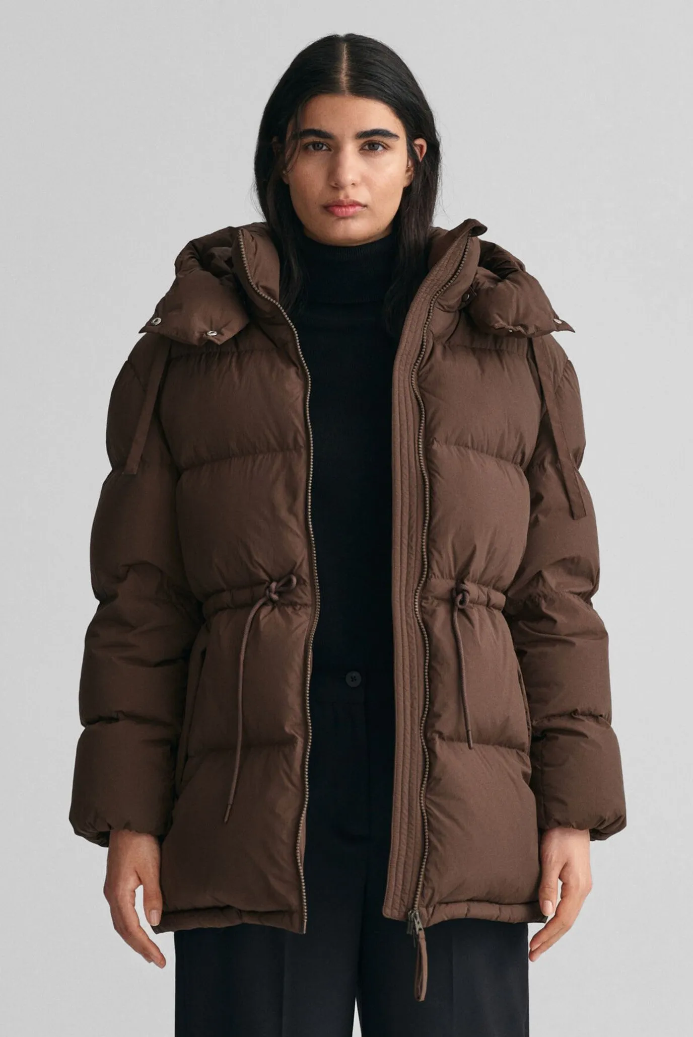 Женский коричневый пуховик MID LENGTH DOWN JACKET Gant 4700284 — MD-Fashion Женский коричневый пуховик MID LENGTH DOWN JACKET Gant 4700284 — MD-Fashion
