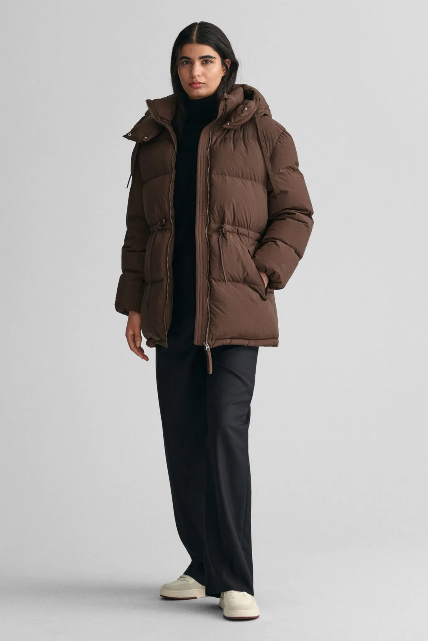 Женский коричневый пуховик MID LENGTH DOWN JACKET Gant 4700284 — MD-Fashion Женский коричневый пуховик MID LENGTH DOWN JACKET Gant 4700284 — MD-Fashion