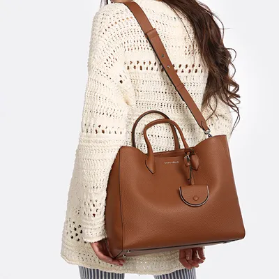 Коричневая сумка-тоут – Китай, коричневого цвета, натуральная кожа. Купить  в интернет-магазине в Москве. Цена 23520 руб.