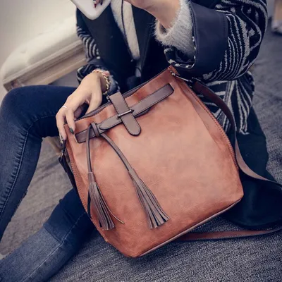 Сумки брендовые женские из натуральной кожи купить в Москве - цены на  женские кожаные сумки в интернет-магазине Labbra