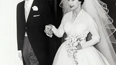 Свадебное платье в королевском стиле