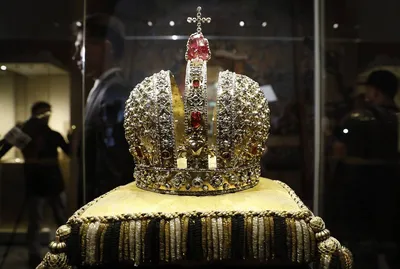Выставка «Корона Российской империи»