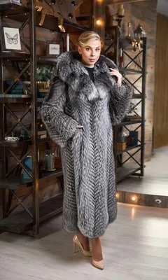 Короткая шуба из меха лисы Fur_avenue 598174003 цены в Москве, купить  одежду, каталог, фото товара и доставка в интернет-магазине Снежная Королева