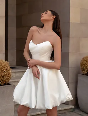 Лаконичное короткое свадебное платье купить в Москве
