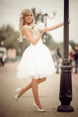Самые красивые короткие свадебные платья 2020-2021: фото каталог свадебных  платьев | Свадебные платья, Короткое свадебное платье, Экстравагантные свадебные  платья