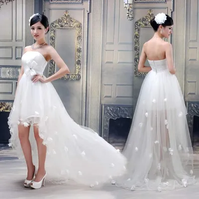 Свадебное красивое платье-мини со съемным шлейфом на поясе в Хабаровске