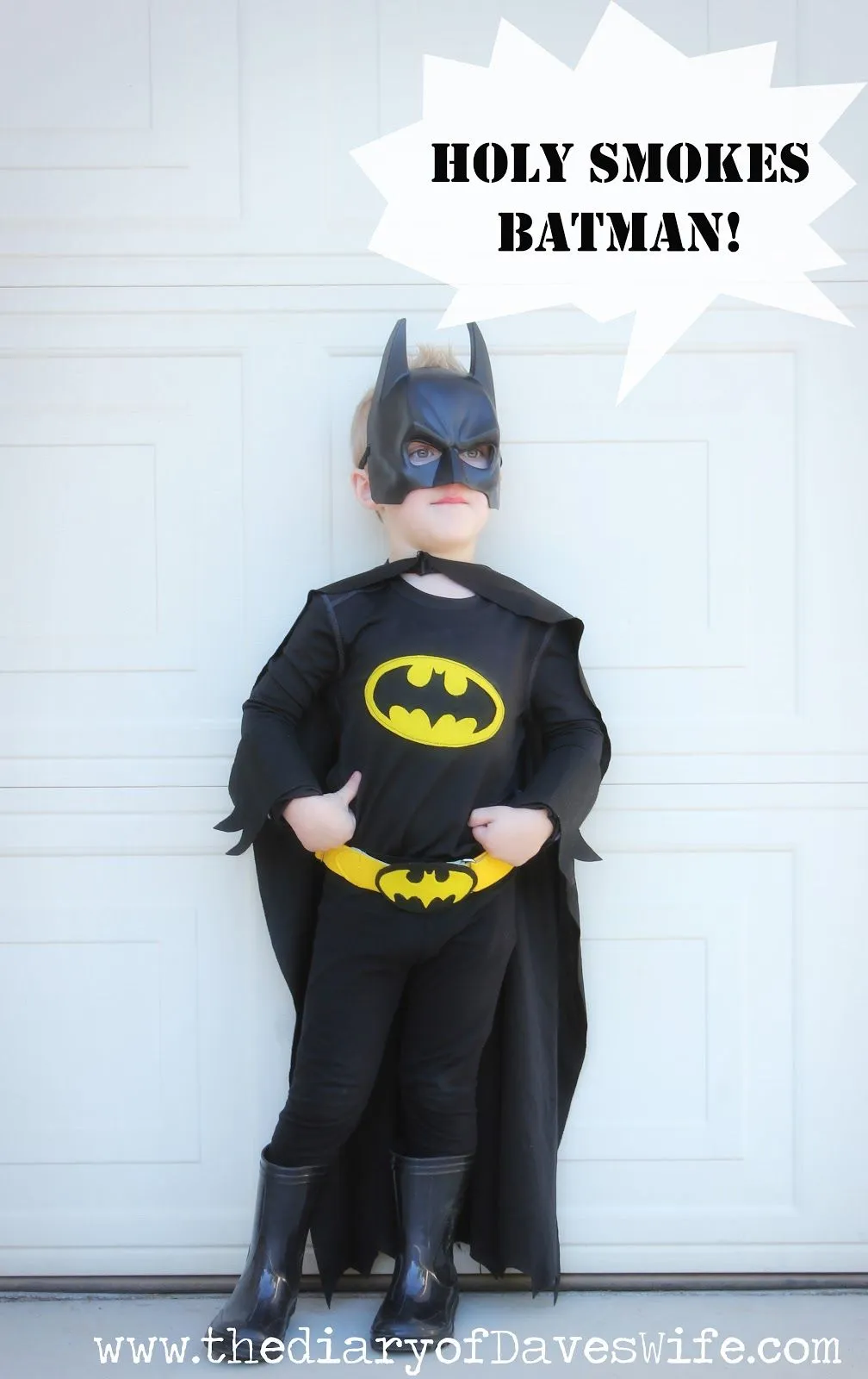 Бэтмен рука. Бэтмен костюм детский. Детский костюм Бэтмена своими руками. Ребенок в костюме Бэтмена. Бэтмен детский сад костюмы.