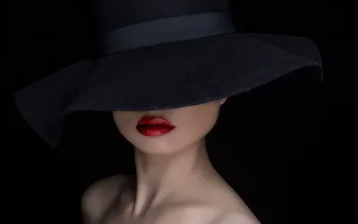 Очень красивая женщина в шляпе с …» — создано в Шедевруме